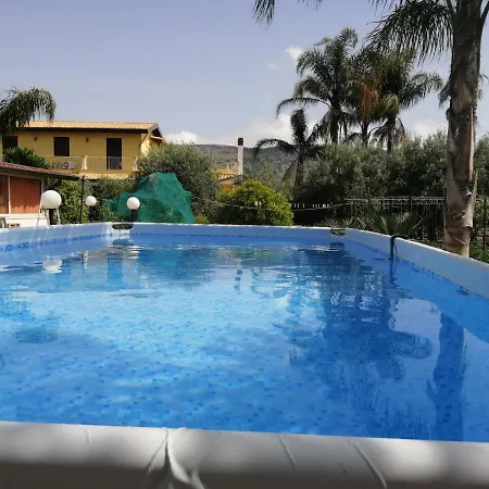 Holiday home Caterina Solarino